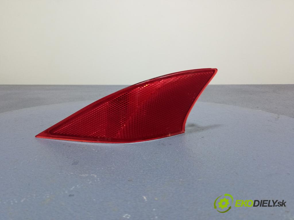 Lexus IS 2016 nárazník Zad: KOITO 53-84