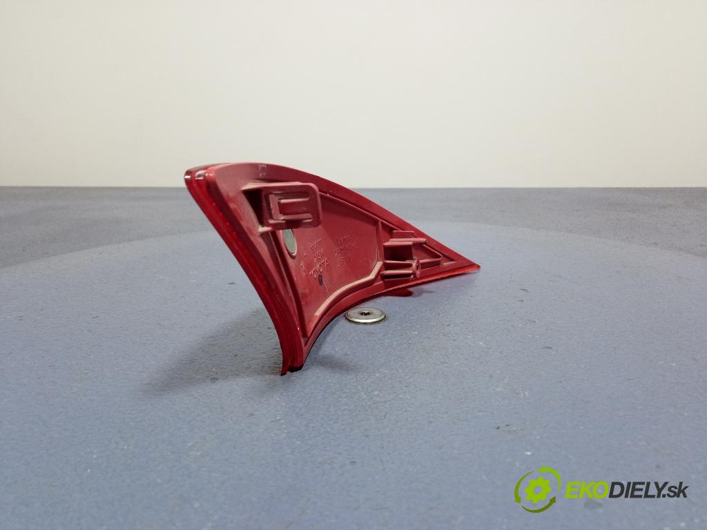 Lexus IS 2016 nárazník Zad: KOITO 53-84
