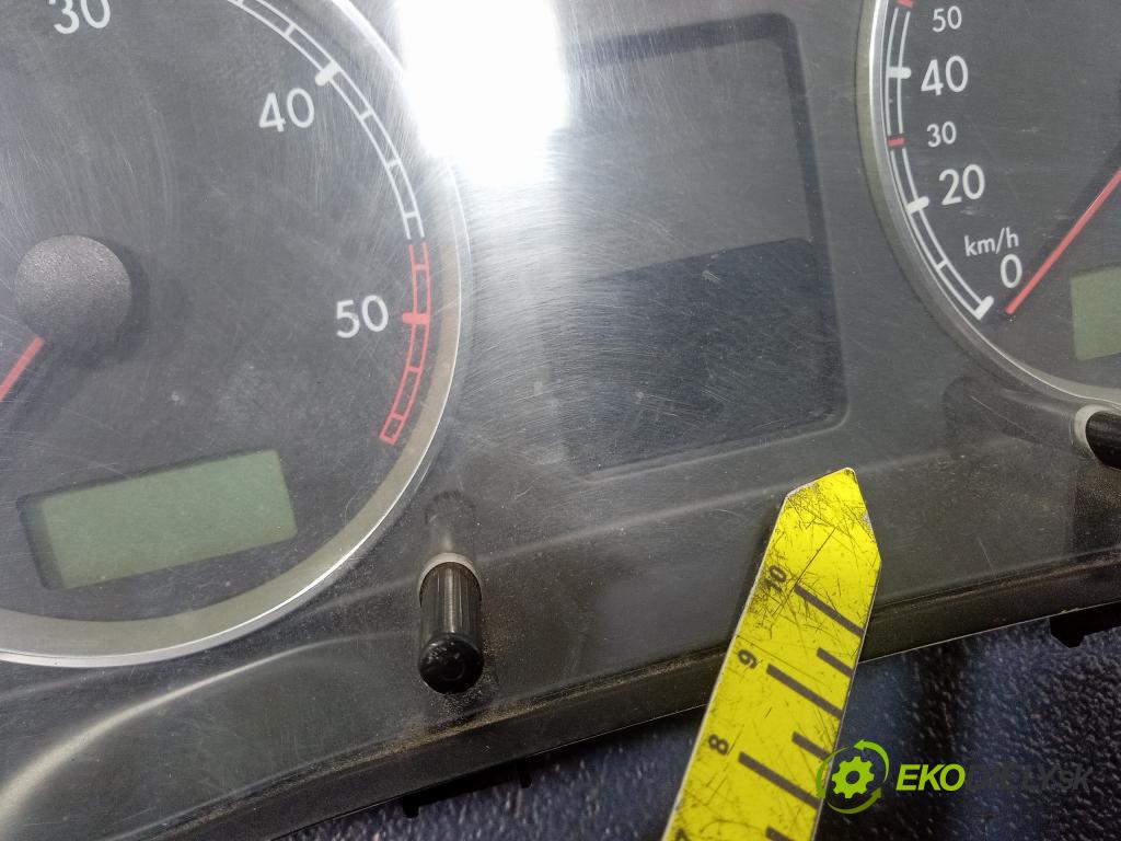 Vw Passat 2001 prístrojovka/ budíky 3B0920827A