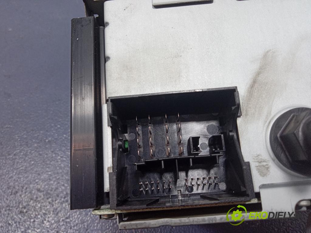 Ford Focus 2006 Radio I Navigácia: 5M5T-18C815-FA