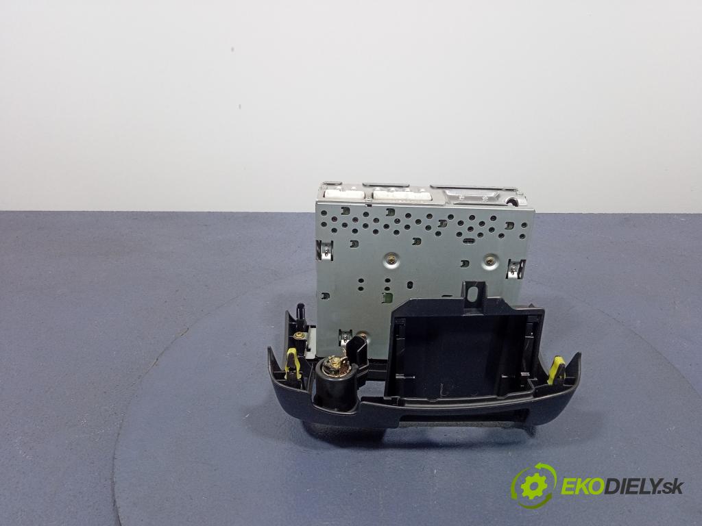 Toyota Yaris 2003 Radio I Navigácia: 86120-52160