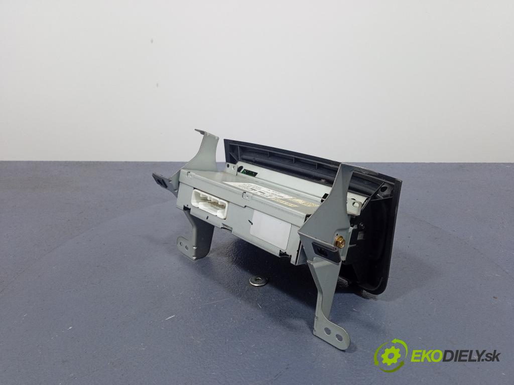Toyota Yaris 2003 Radio I Navigácia: 86110-52111