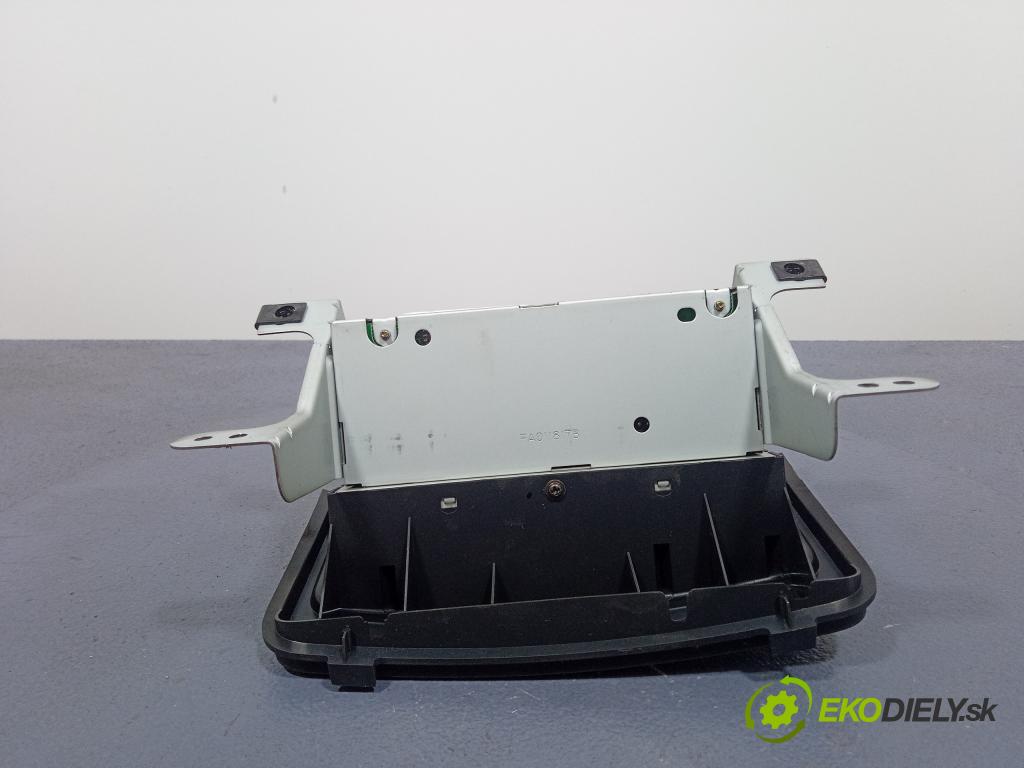 Toyota Yaris 2003 Radio I Navigácia: 86110-52111