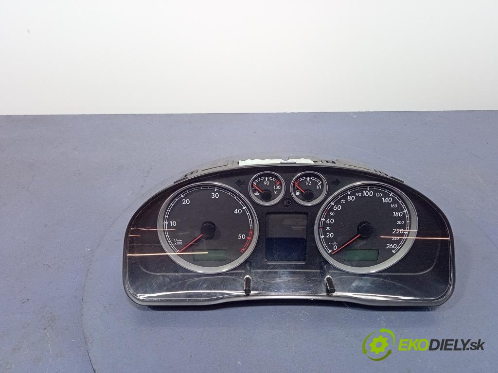 Volkswagen Passat 2004 prístrojovka/ budíky 3B0920829A