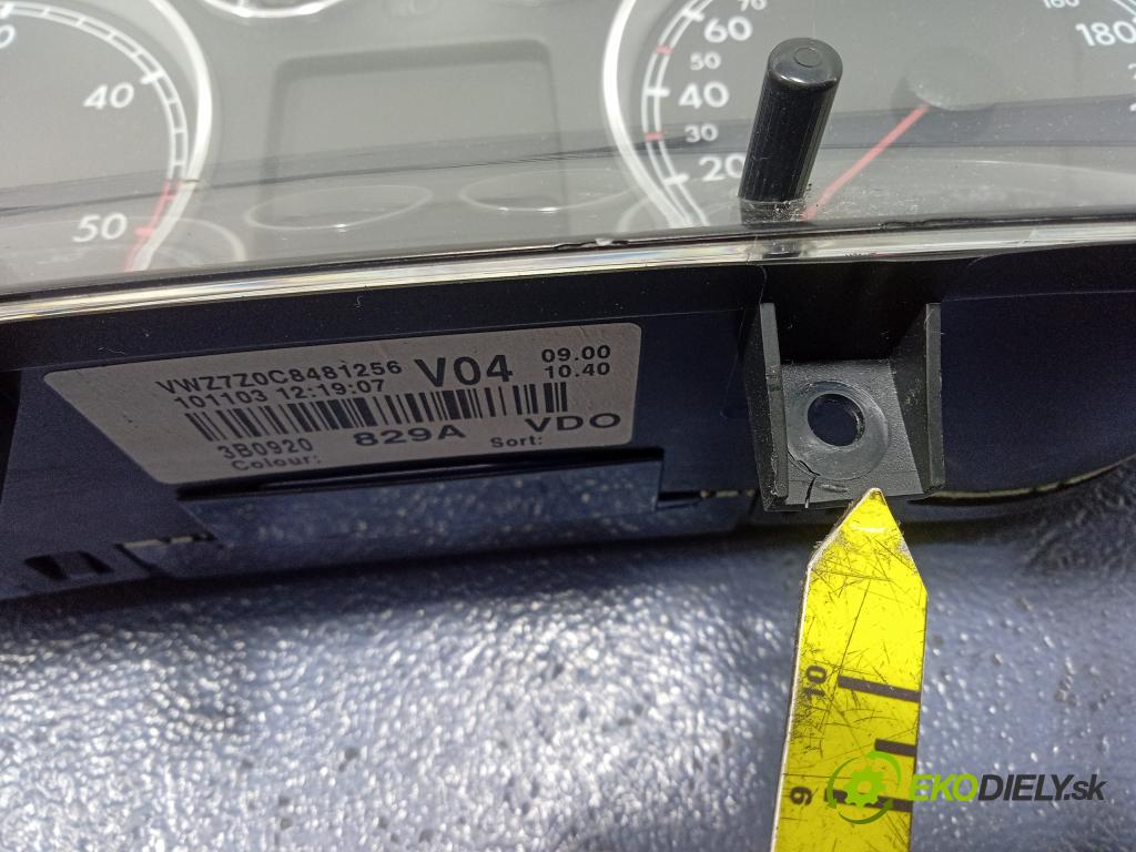 Volkswagen Passat 2004 prístrojovka/ budíky 3B0920829A