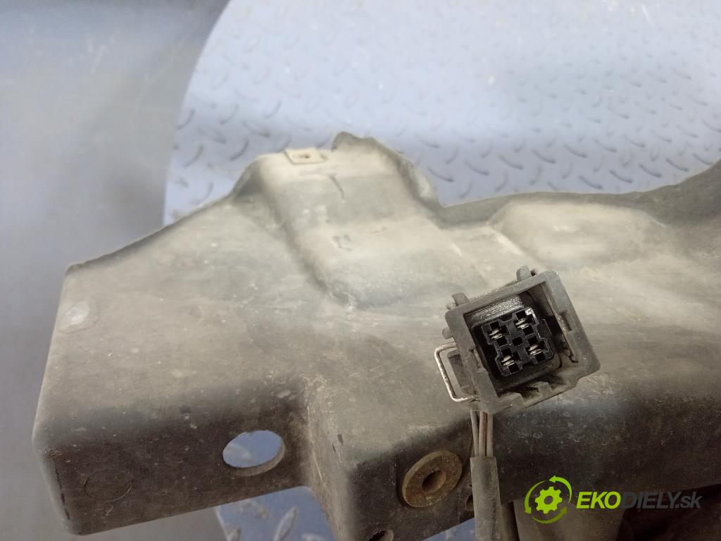 Volkswagen Passat 2004 výztuha Čelní / stěna Přední 3B0805594