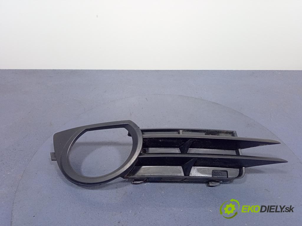 Audi A3 2004 Halogen v pravo: 8P3807682A