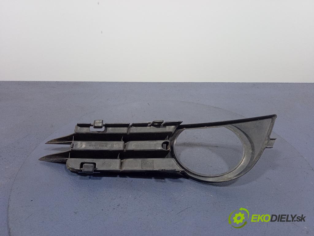 Audi A3 2004 Halogen v pravo: 8P3807682A