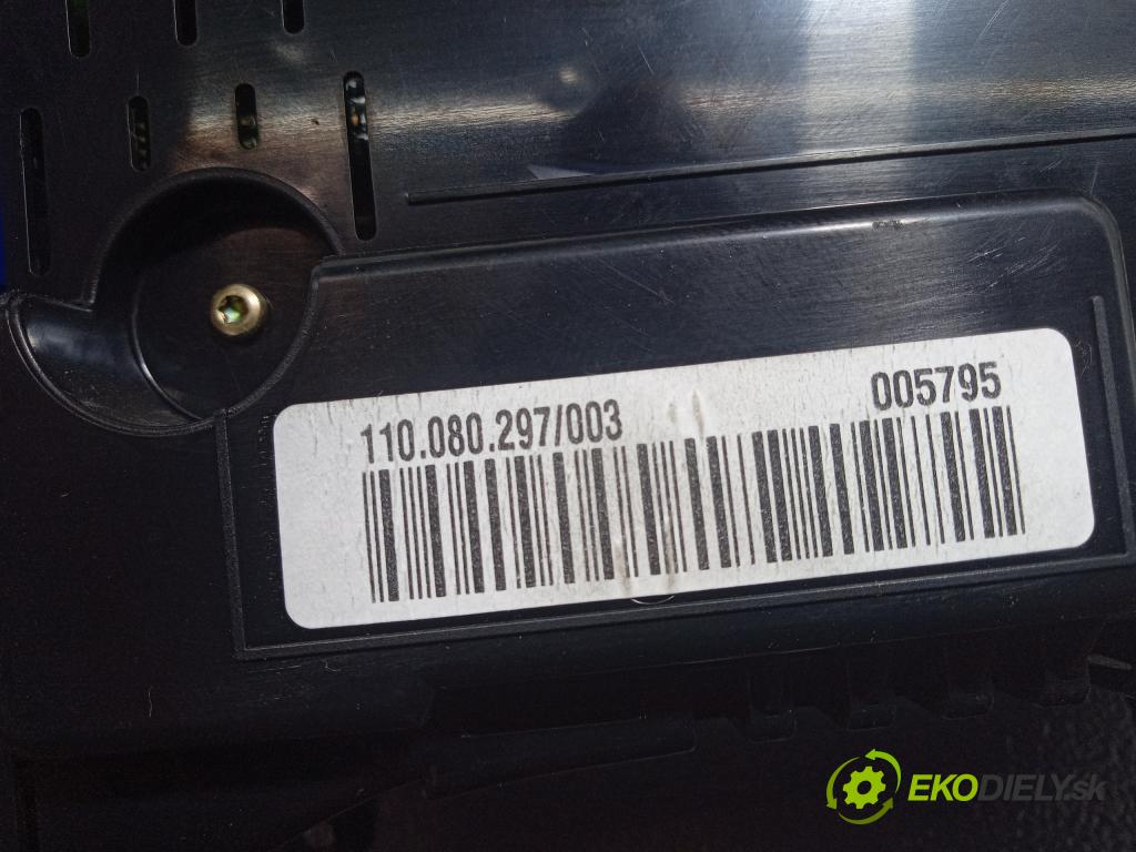 Audi A3 2004 prístrojovka/ budíky 8P0920930K