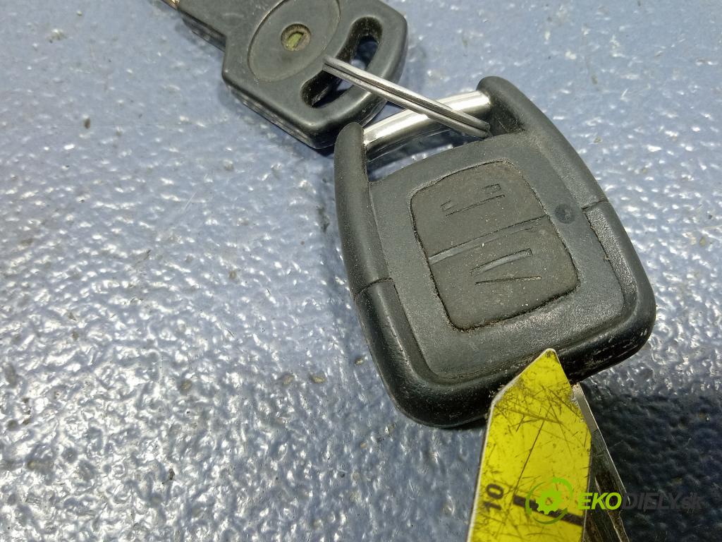 Opel Astra 2004 riadiaca jednotka Motor: 12242030