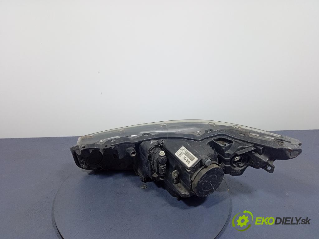 Toyota Auris 0 Reflektor: v pravo: 81110-02K30