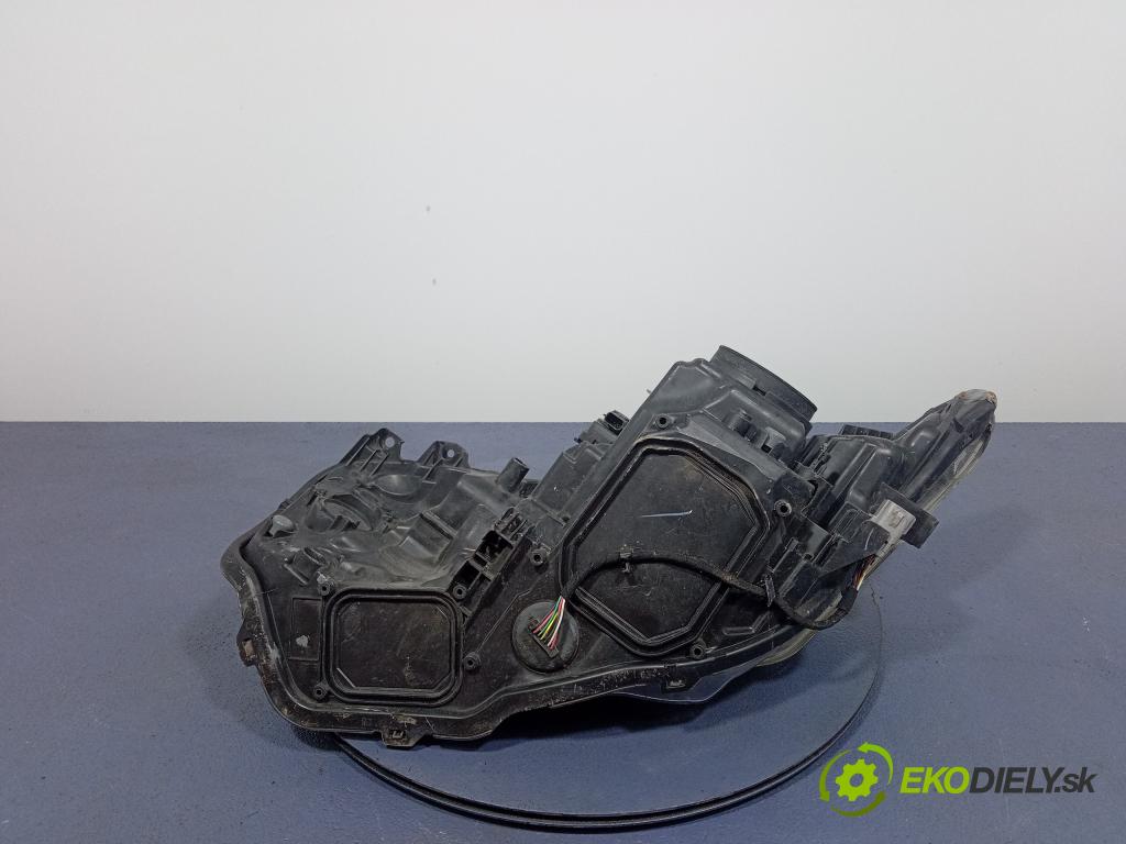 Toyota Auris 0 Reflektor: v pravo: 81110-02K30