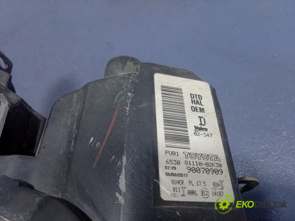 Toyota Auris 0 Reflektor: v pravo: 81110-02K30