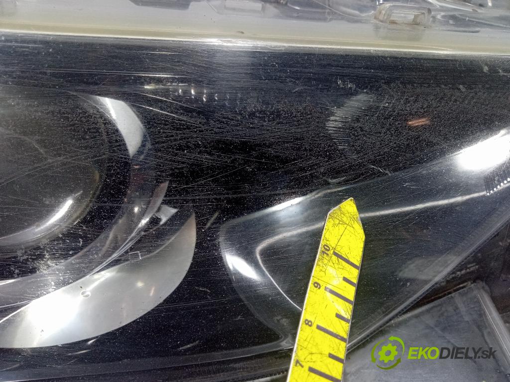 Toyota Auris 0 Reflektor: v pravo: 81110-02K30