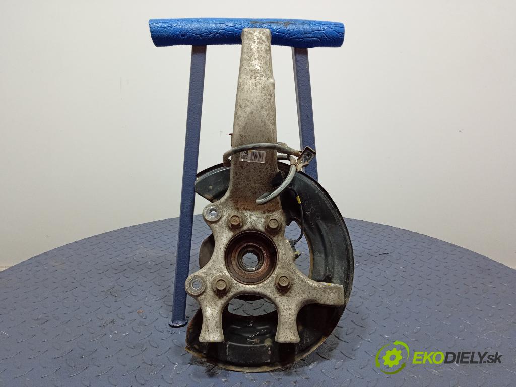 Lexus IS 2016 náboj ľavá 01