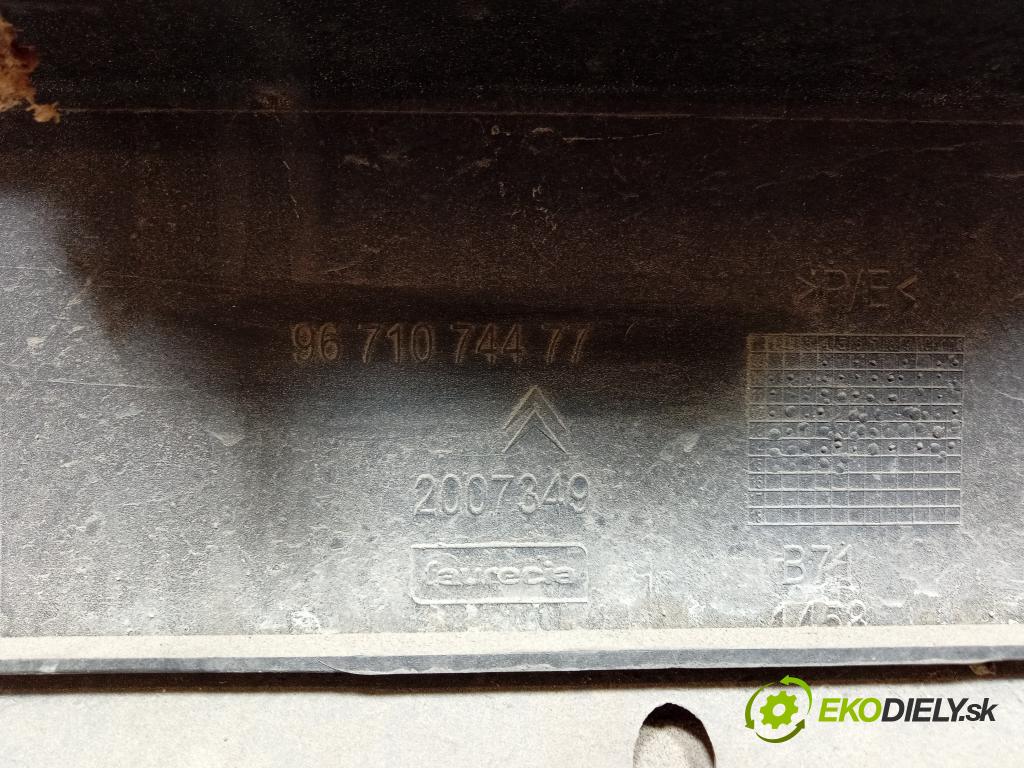 Citroen C4 2015 nárazník Zad: 9671074477