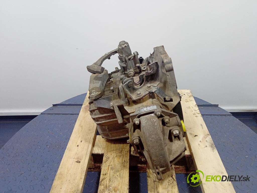 Opel Astra 2006 prevodovka Manualna M32