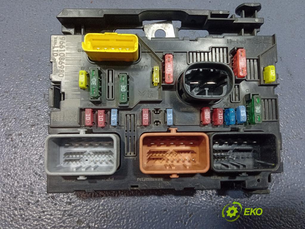 Peugeot 207 2006 riadiaca jednotka Motor: 9662258780
