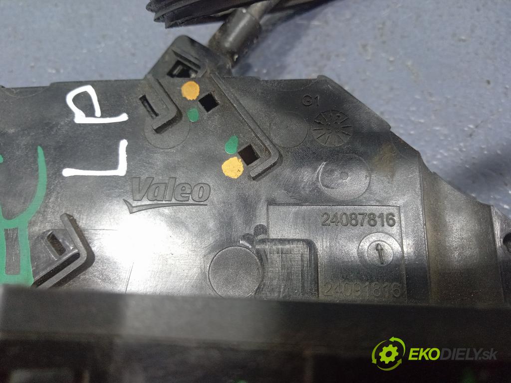 Peugeot 207 2006 zámek dveře před Levý: 24087816
