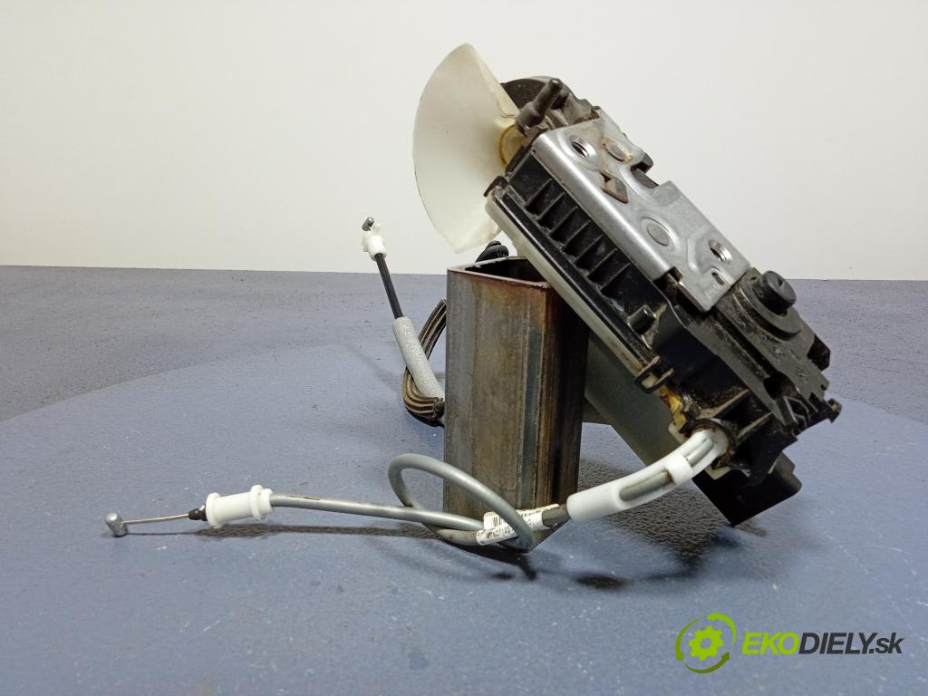 Citroen C4 2015 zámek dveře před Levý: 9685351380