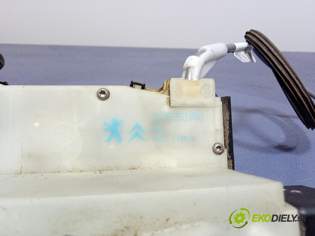 Citroen C4 2015 zámek dveře Zad: Levý: 9685351980