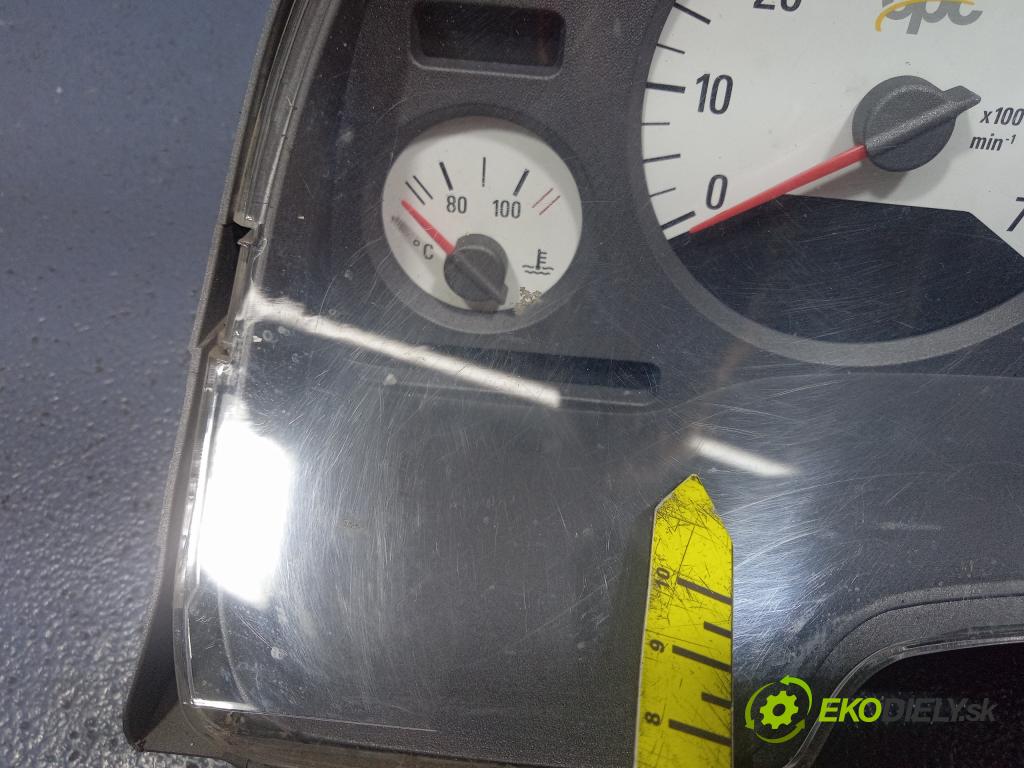Opel Zafira 2002 prístrojovka/ budíky 24462138