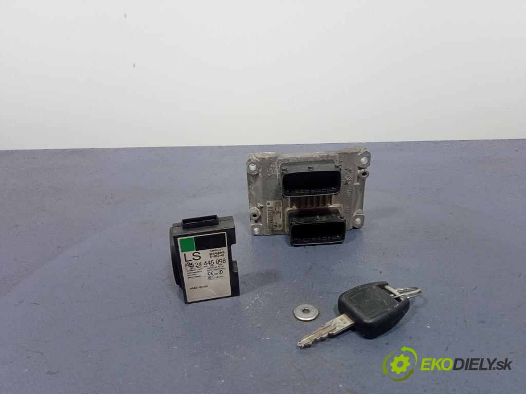 Opel Zafira 2002 riadiaca jednotka Motor: 24461886