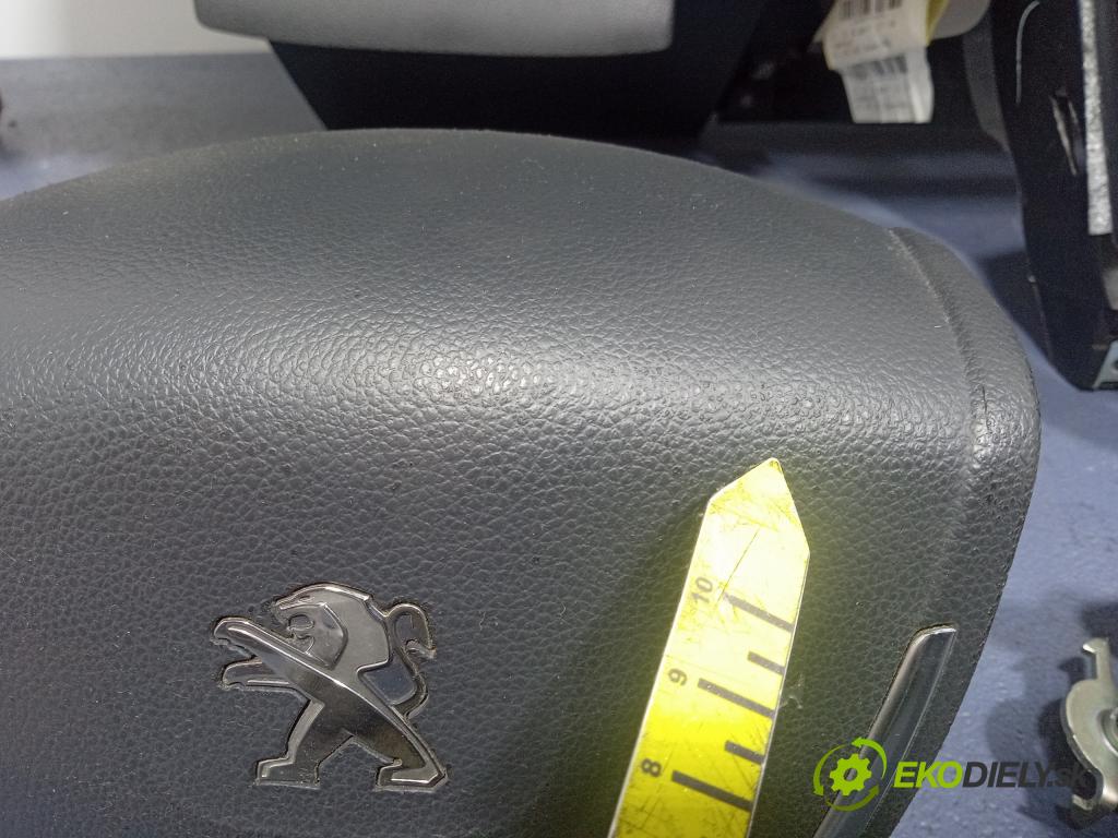 Peugeot 508 2017 kokpit,pristrojová doska 9688550677