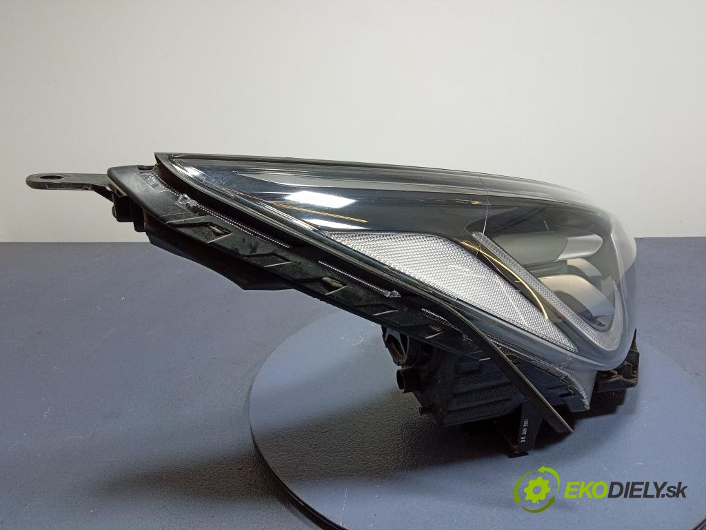 Kia Niro 2021 Reflektor: v pravo: 92102-G5