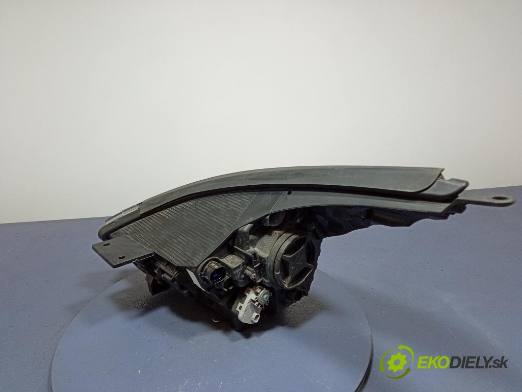 Kia Niro 2021 Reflektor: v pravo: 92102-G5