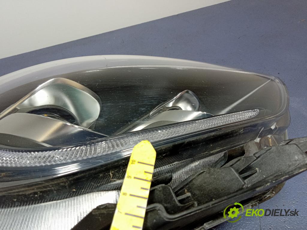 Kia Niro 2021 Reflektor: v pravo: 92102-G5