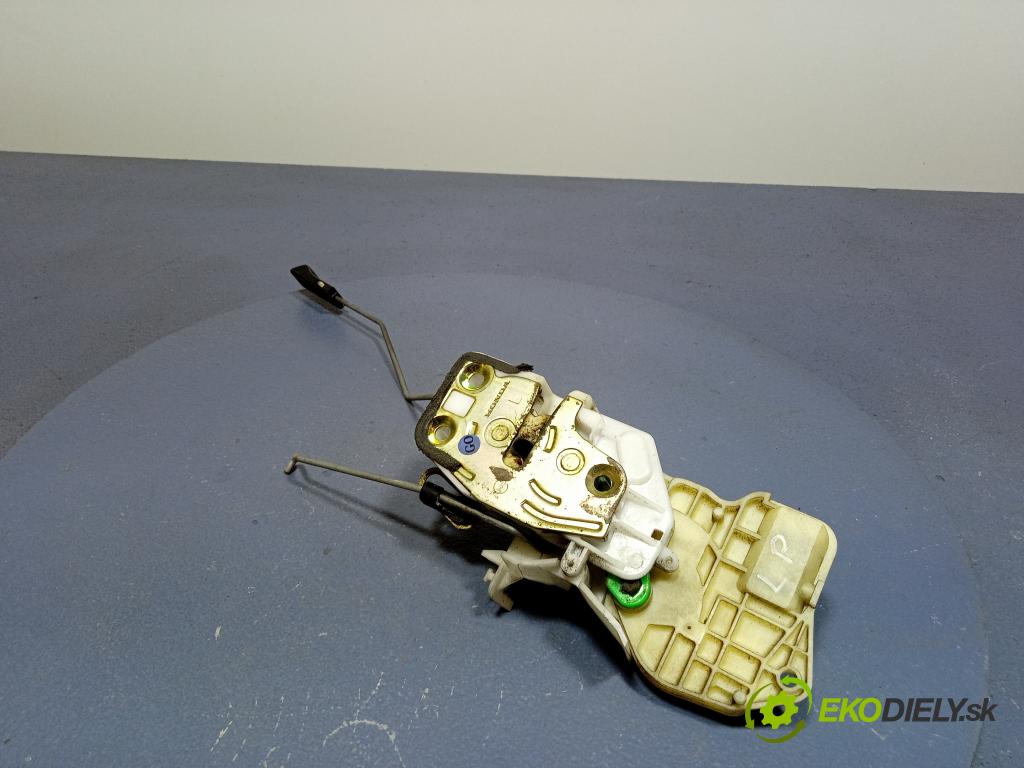 Honda Civic 2004 zámek dveře před Levý: 01