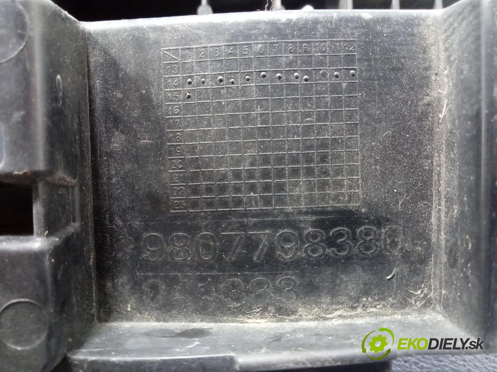 Peugeot 508 2017 výztuha narazník Zad: 9807798380