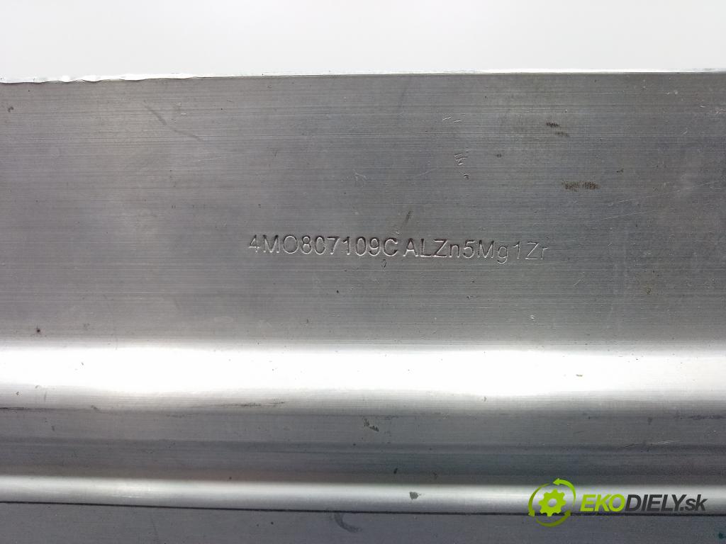 Audi Q7 0 výztuha narazník před 4M0807109C