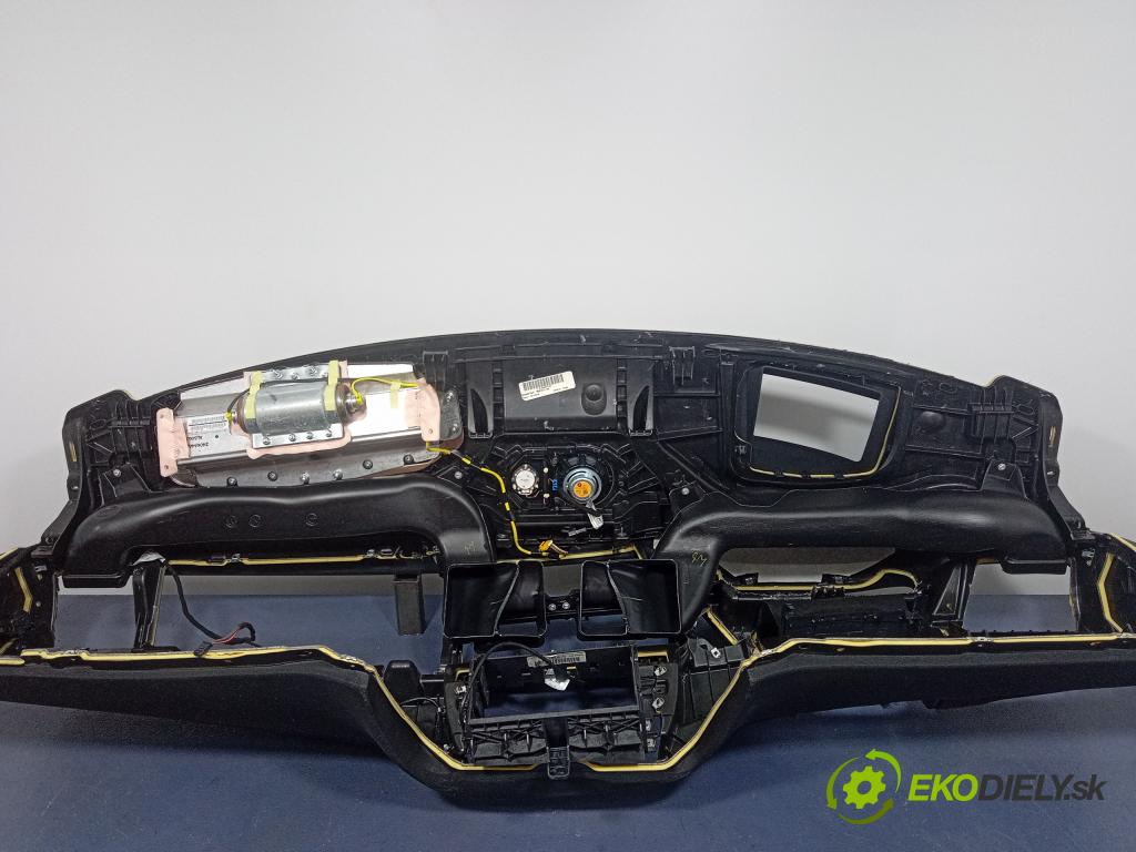 Bmw X6 2012 kokpit,pristrojová doska 70W1011