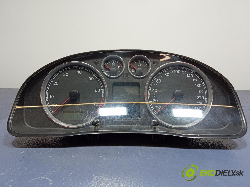 Volkswagen Passat 2004 prístrojovka/ budíky 3B0920829
