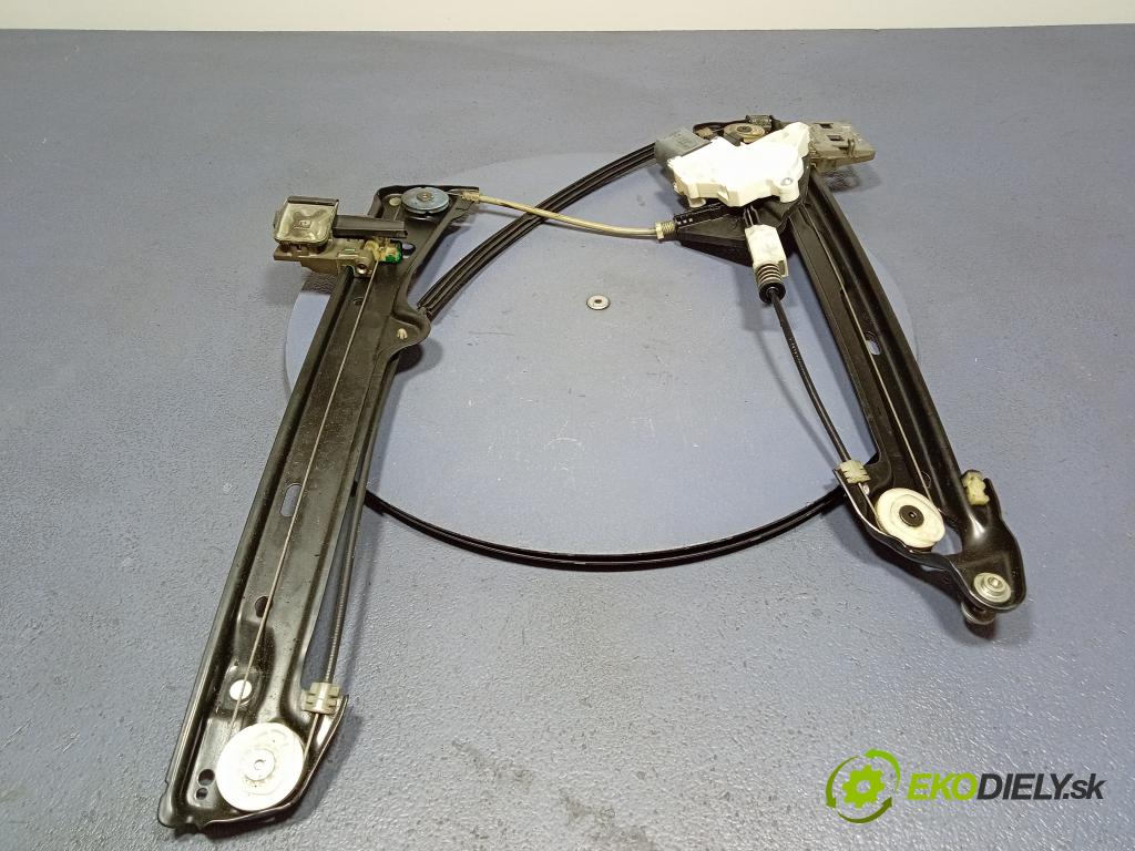 Audi A7 2022 mechanismus stahování Sklenka: před Levý: 4K8837461