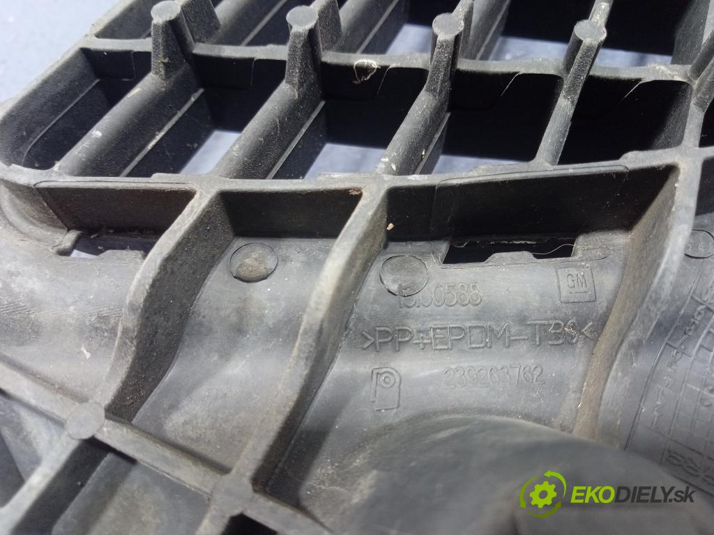 Opel Vectra 2003 nárazník před 13100588