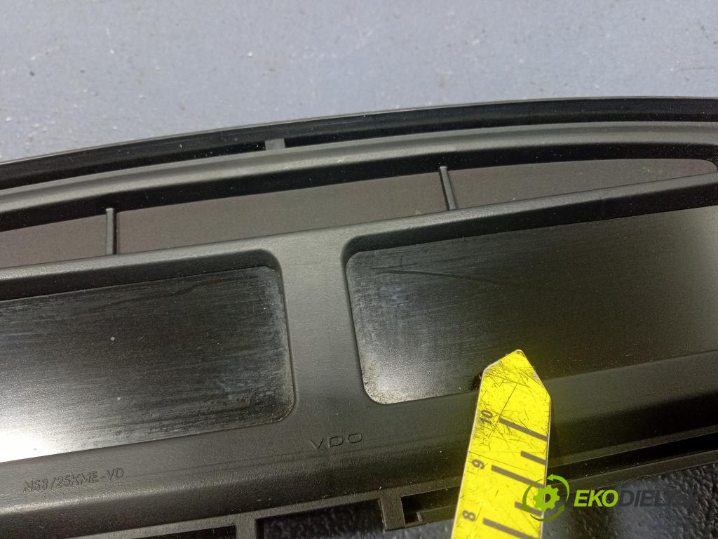 Citroen Xsara picasso 2004 prístrojovka/ budíky 9651667380