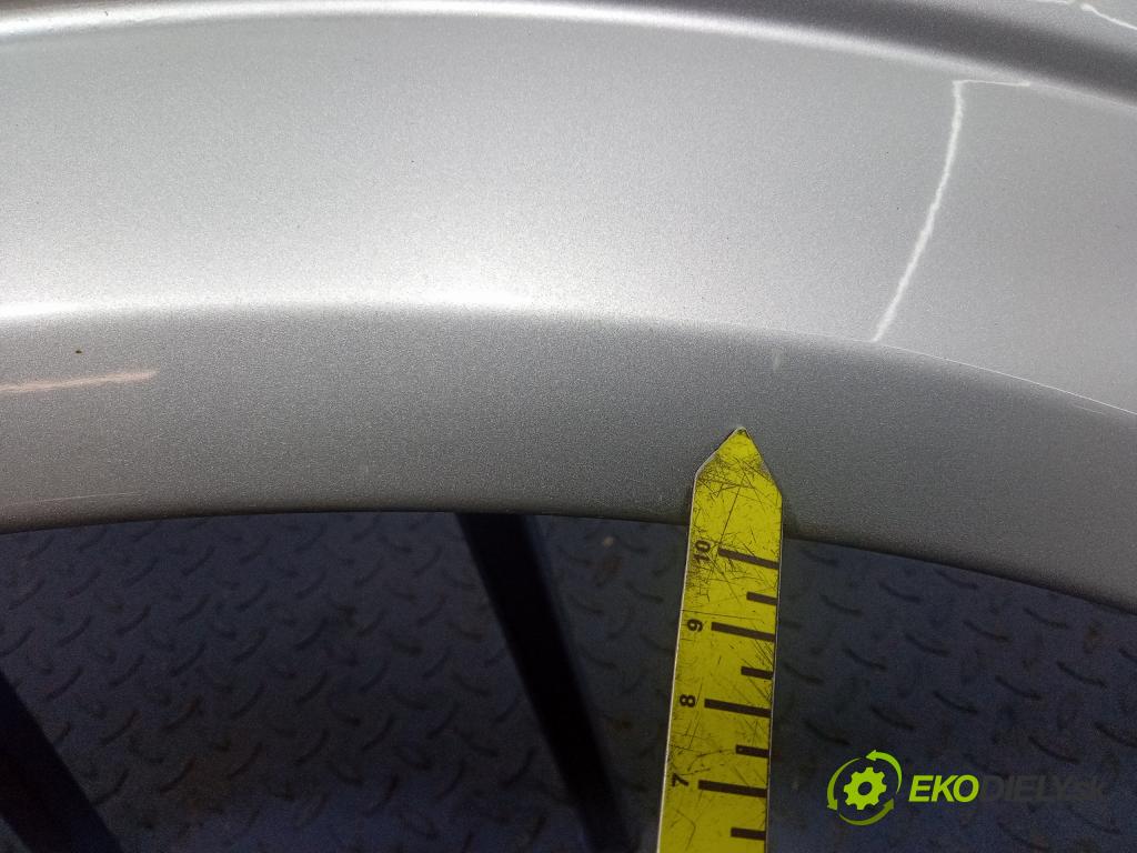 Opel Vectra 2003 blatnik před Levý: 01