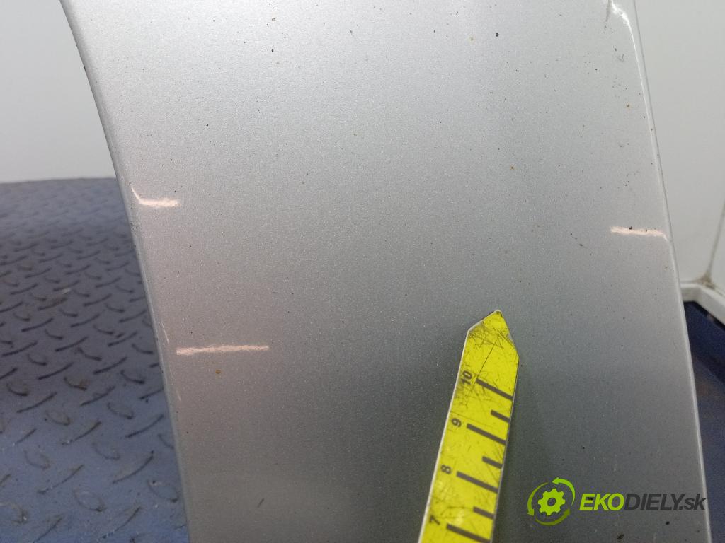 Opel Vectra 2003 blatnik před Levý: 01