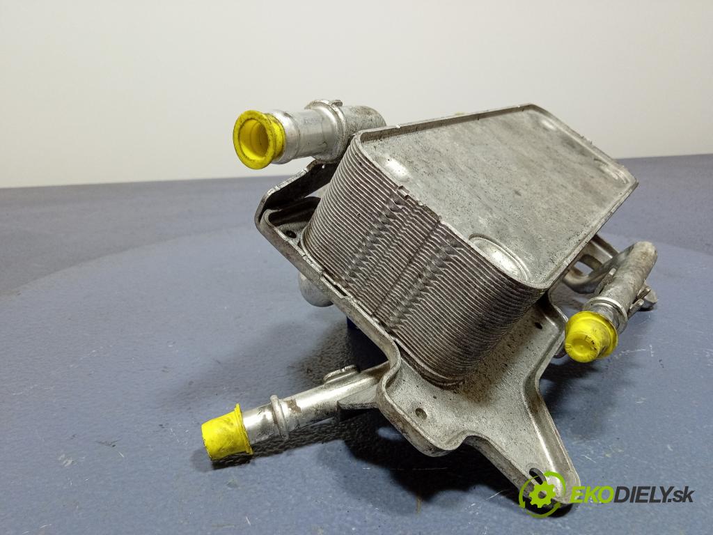 Audi A7 2022 chladič oleja 4M0317021G