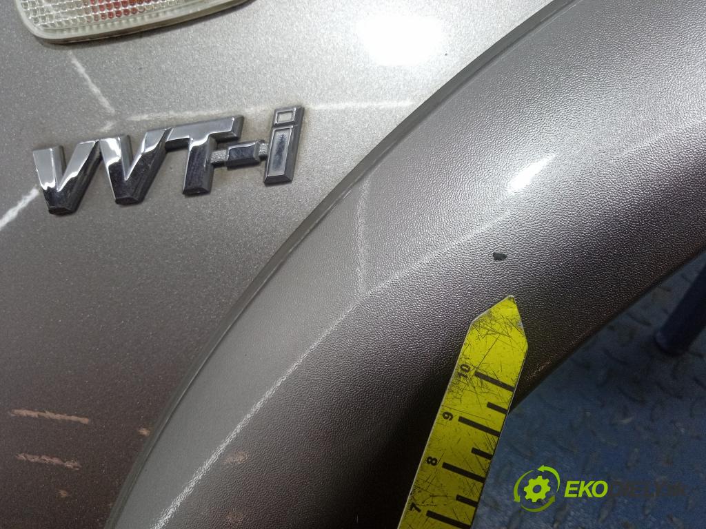 Toyota Yaris verso 2005 blatnik před v pravo: 01