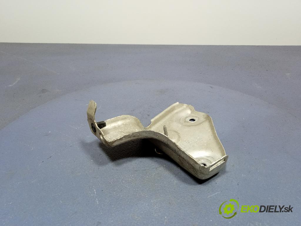 Audi A7 2022 výztuha narazník Zad: 4K0807330