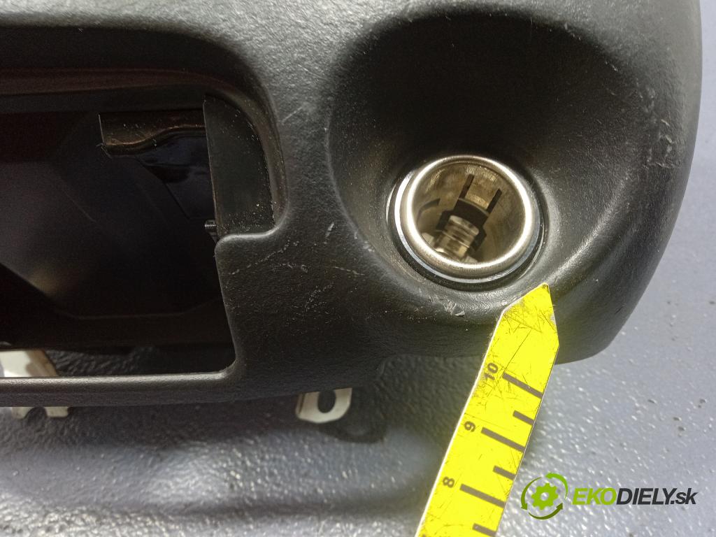 Toyota Yaris verso 2005 Radio I Navigácia: 86120-52260