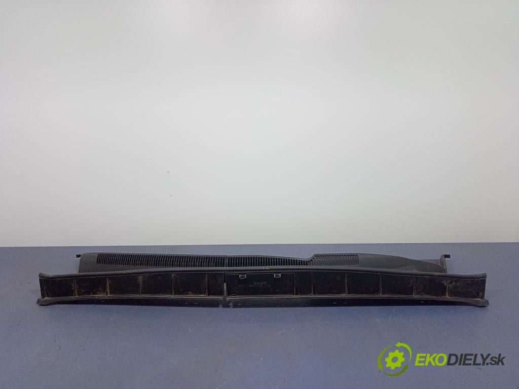Toyota Yaris verso 2005 torpédo 55782-52070
