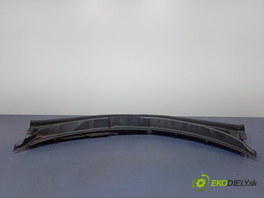 Toyota Yaris verso 2005 torpédo 55782-52070