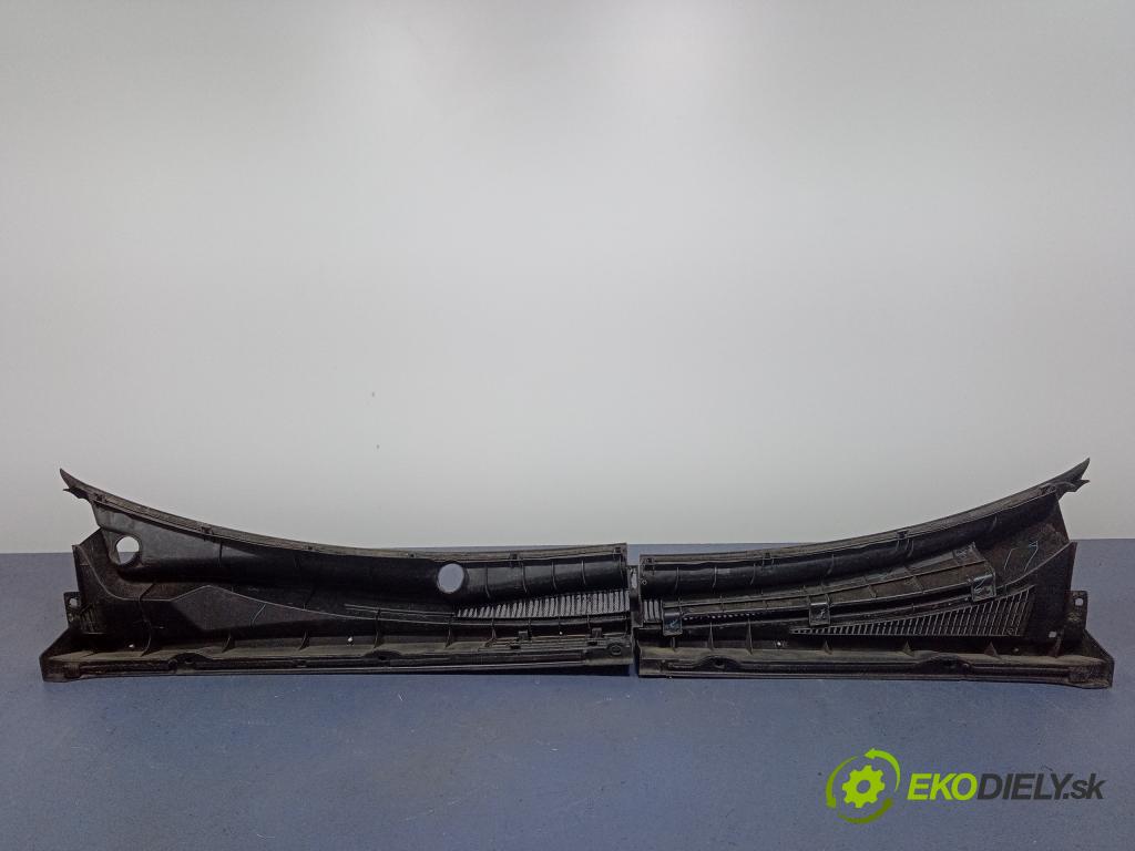 Toyota Yaris verso 2005 torpédo 55782-52070