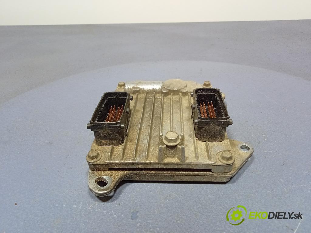 Opel Signum 2003 riadiaca jednotka Motor: 55351342