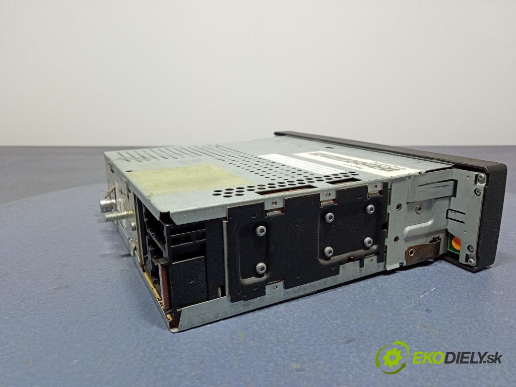 Audi A4 1999 Radio I Navigácia: 4B0035186C